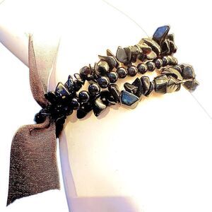 Vintage black onyx 3 strand chip and beaded stretchy bracelet chiffon ribbon